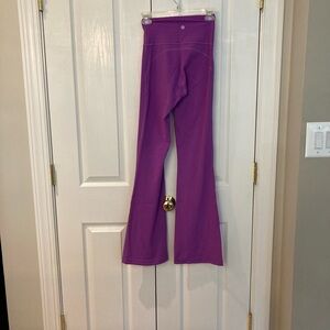 Lululemon Groove Pant Super High Rise Size 4. Moonlight Magenta